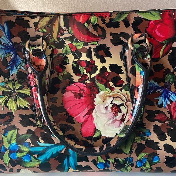 Versona Multicolored Leopard Print Purse w/ Crossbody (2) - Picture 4 of 13